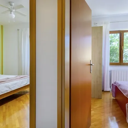 Istria Rosa In - Istrien Πανσιόν Πούλα