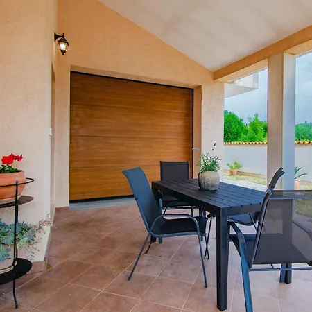 Istria Rosa In - Istrien 3* Pula